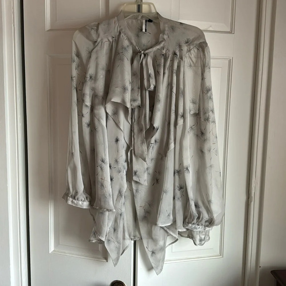 💨Light & flowing Oversize TopShop Semi sheer Vintage Blouse with tie neckline💨 - Picture 1 of 8
